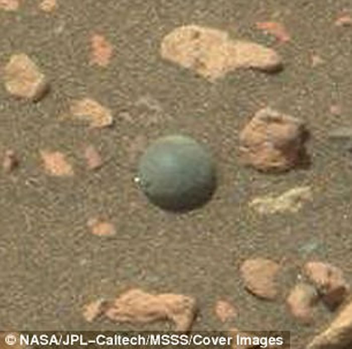 Youtube频道“火星月亮太空电视”：美国NASA卫星捕捉到火星上一个巨型神秘球体