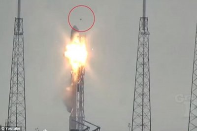 ​SpaceX“猎鹰9号”火箭突然发生毁灭性爆炸 “外星人猎人”猜测是外星人突袭