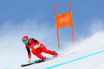 ​孔凡影一人参加6项冬奥比赛 高山滑雪有什么特点