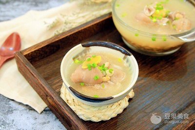 ​黄豆炖猪蹄汤的做法家常（黄豆猪蹄汤的做法家常）