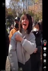 ​“他居然现场跟我求婚！”上海公园里这一慕轰动海外