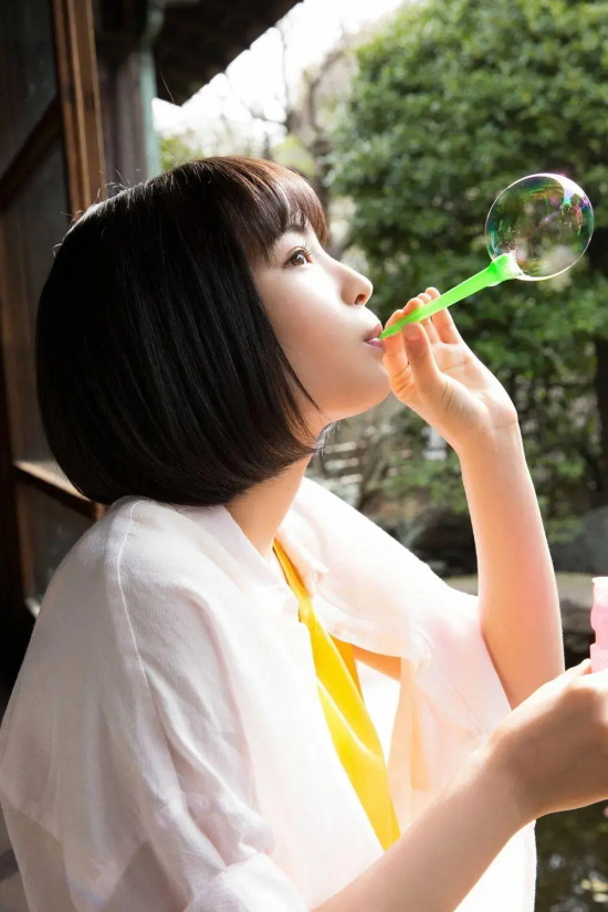 日本女演员广濑铃写真图集，静冈可爱天花板！