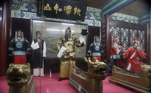 历史上的包青天真的很黑吗?他的额头上为什么会印有月牙?