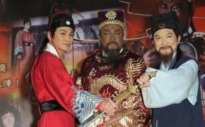​历史上的包青天真的很黑吗?他的额头上为什么会印有月牙?