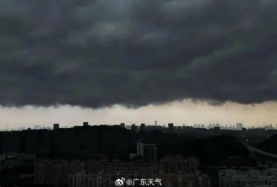 ​广东遭遇百年一遇洪水：有地区通讯中断，办婚礼近半数亲友未到