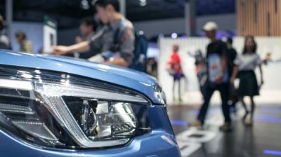 ​企业家摆拍成焦点 北京车展陷入流量狂欢