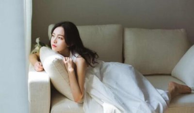 ​和女生打招呼的开场白，比在吗强十倍