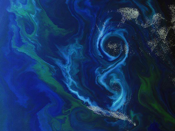 地球是活的？NASA20年观察暗示，地球仿佛正在四维时空中呼吸