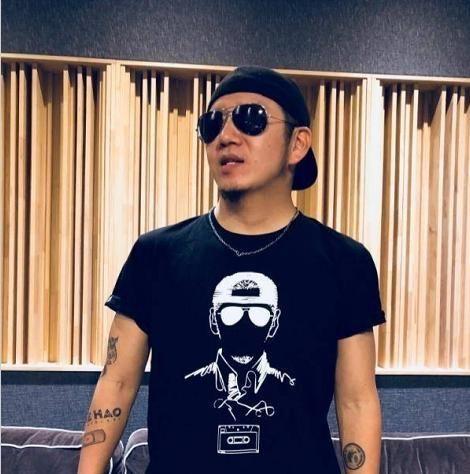 妻子倾尽积蓄支持郝云音乐事业，他却婚内出轨了？歌词说出症结