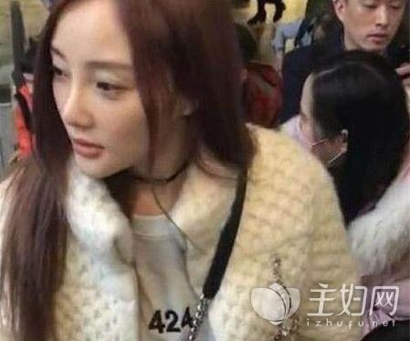 李小璐和PG One同款卫衣是什么牌子