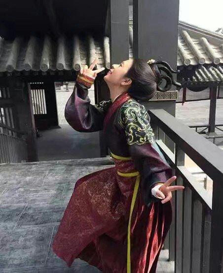 比刘涛小七岁的玳瑁姑姑，你怎么看她演的这个角色？