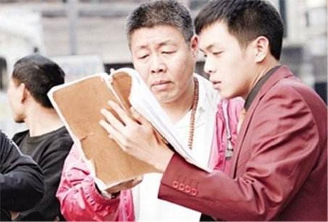 张若昀的父亲张建资料，张若昀的妈妈到底是谁？身份成谜