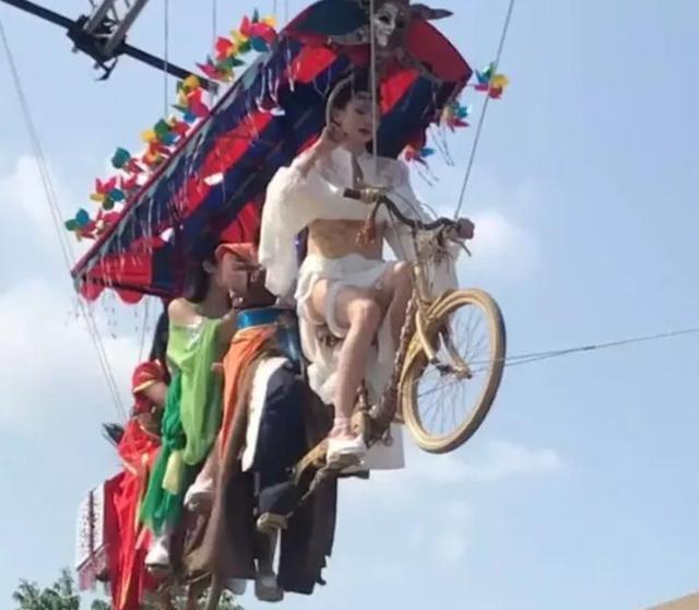 抖音“真空仙女”走红，镜头放大后，网友：上面的风景无限好