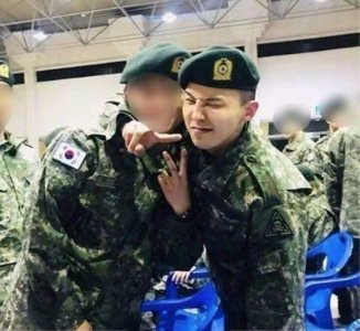 ​权志龙服兵役长胖了，还记得杜海涛向他下跪的梗吗？