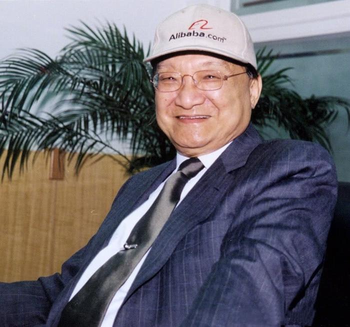 金庸离世，各路明星哀悼，印度知名导演阿米尔汗发博网友被带偏