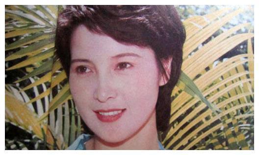 年轻时曾是女神，红过刘晓庆，二婚被豪门导演独宠30年