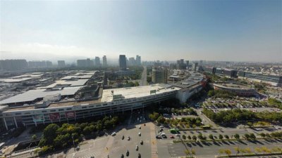 ​义乌小商品“出征”巴黎奥运会，商家：100万个奥运手环已分两批运至巴黎