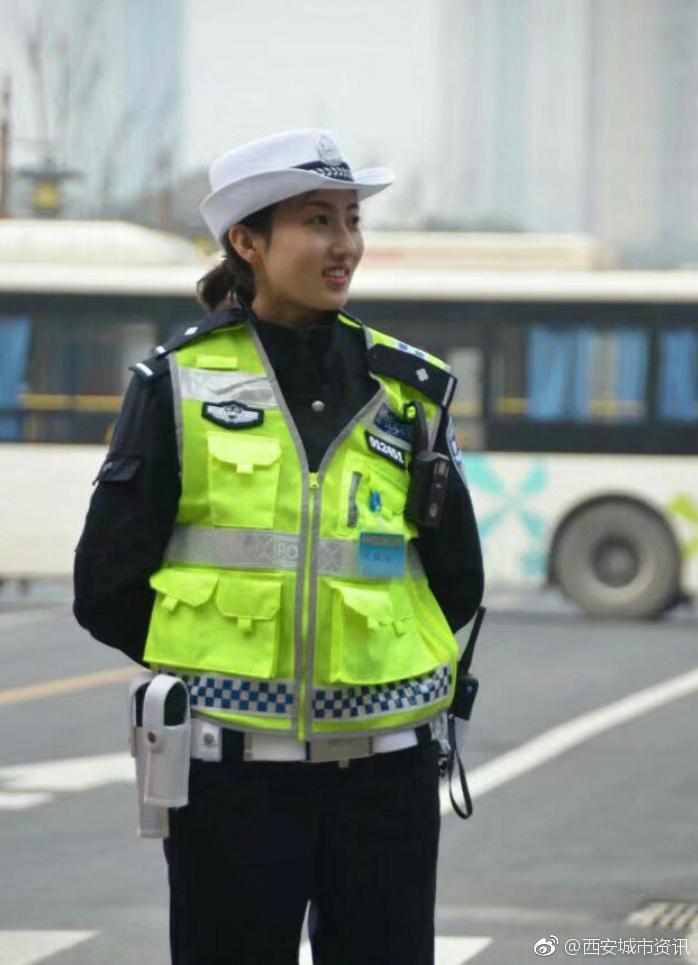 西安最美女交警走红，网友说，想认识她