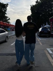 ​王思聪前女友豆得儿官宣恋情：我恋爱了