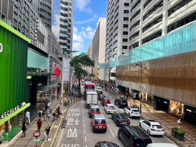​消失了的179亿港元：“包租公”生意缩水，香港地产豪门也开始亏钱了