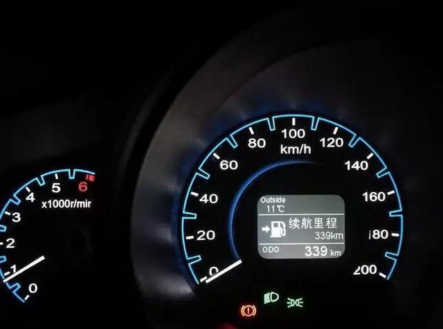 仪表盘上的油耗准不准，怎么知道自己车的真实油耗？-