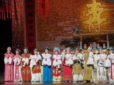 ​浙江小百花越剧团《五女拜寿》讲的是什么故事？