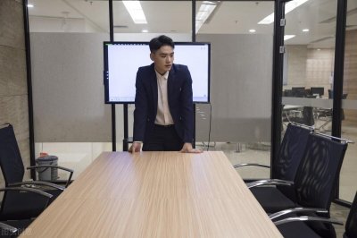​《蜗居》苏淳放弃科长辞职去卖书：不是所有的升职都是好事