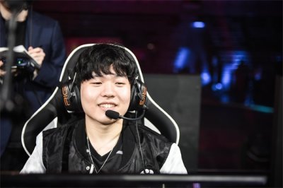 ​英雄联盟人物志：IG.Rookie，几度沉浮夺冠军，踏真主之路！