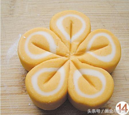 梅花馒头的做法秘籍，我教你一招，蒸出来的馒头定型不开裂