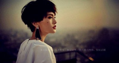 ​杨丞琳是如何走上神坛，最后又黯然“退位”的？背后的故事太离谱