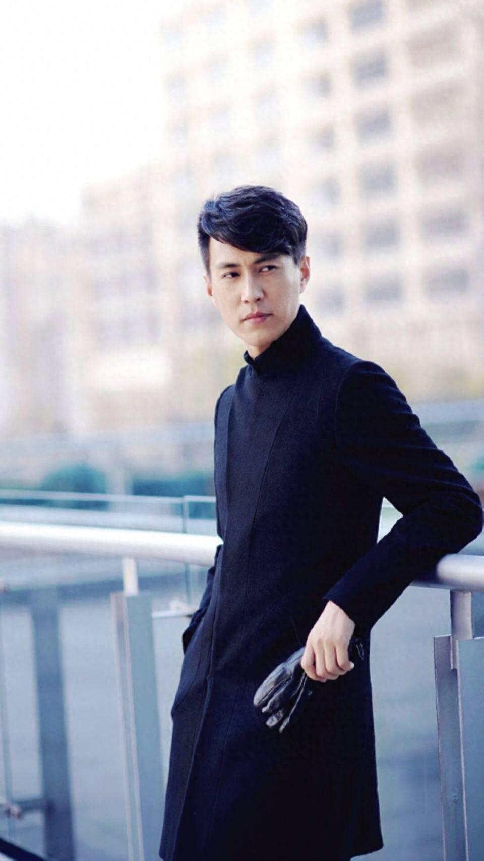 壁纸锁屏：15张靳东手机壁纸，帅出新高度啊