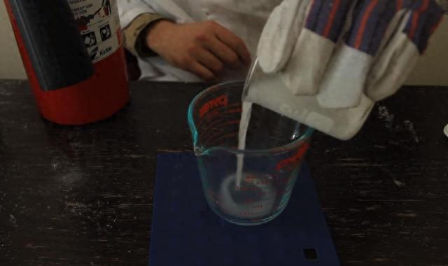 如何制出传说中的冥火？点燃时的一幕简直太熟悉了