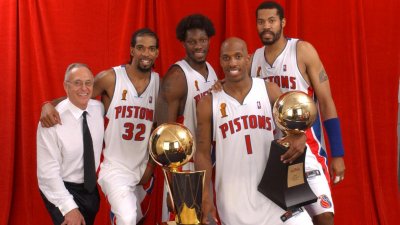 ​巅峰时刻：活塞震惊NBA世界，赢得2004年总冠军