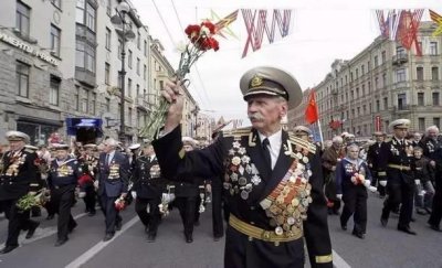 ​俄罗斯胜利日день победы，饱含泪水和感动的节日！