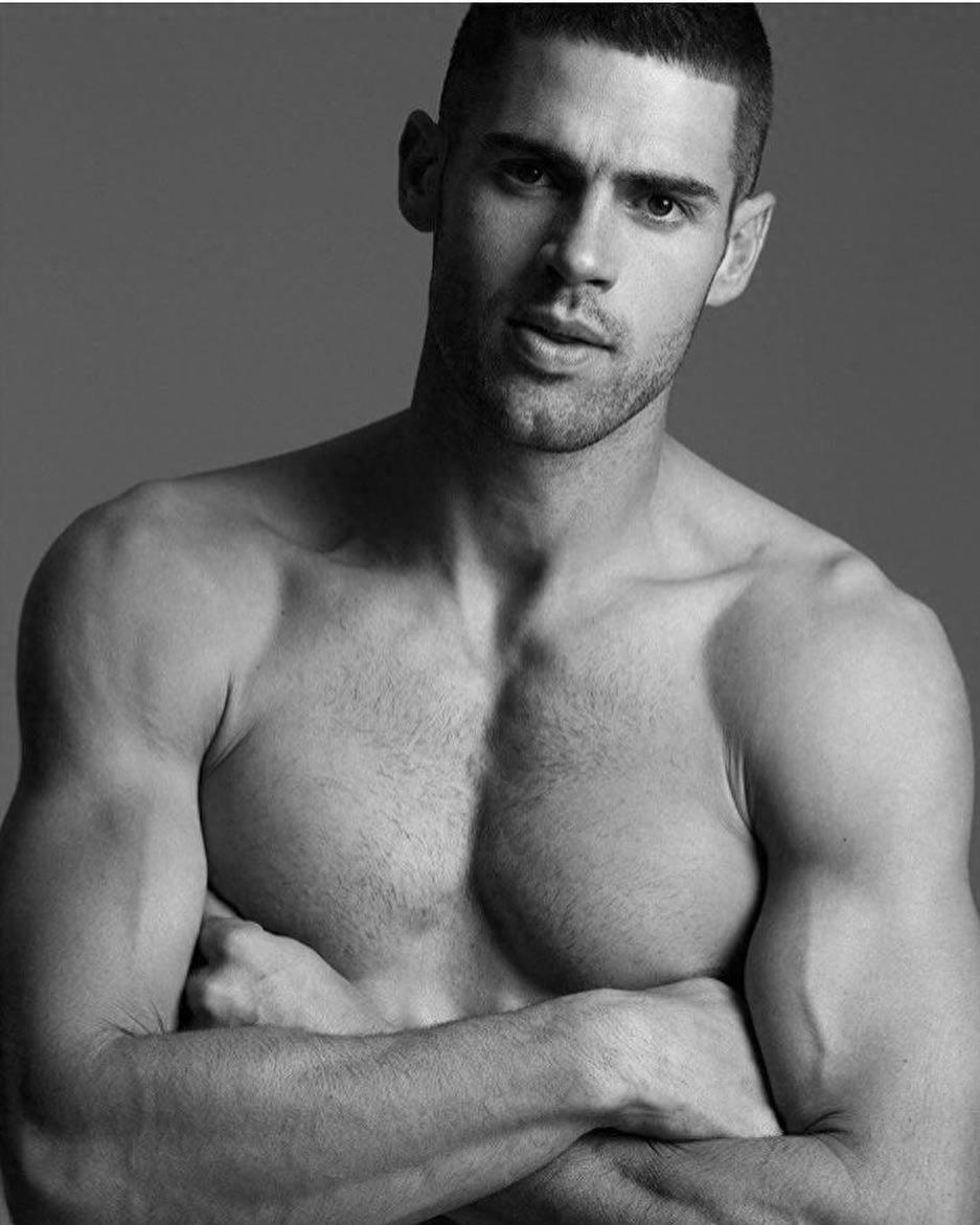 身高一米八八的世界级男模Chad White