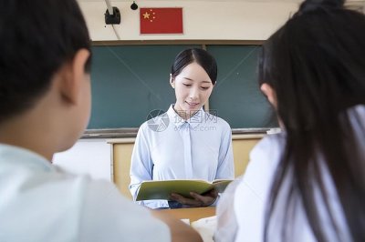 ​合肥一女教师半夜失踪，找到时装行李箱，抱膝而坐已成冻肉