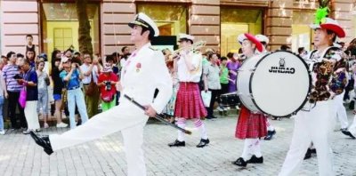 ​哈尔滨土豪甲继海：俄罗斯美人为爱降临，多彩人生不设界