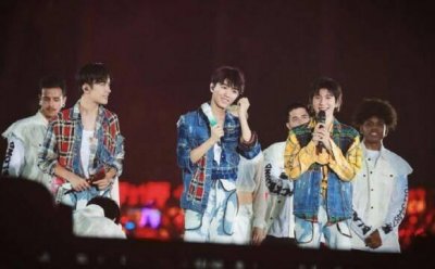 ​TFBOYS 激光笔是什么情况？怎么回事？终于真相了，原来是这样