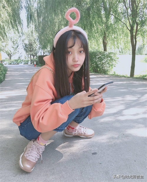 小李慧珍日常美图欣赏：曲芷含一路走来很努力，爱笑的女孩运气好