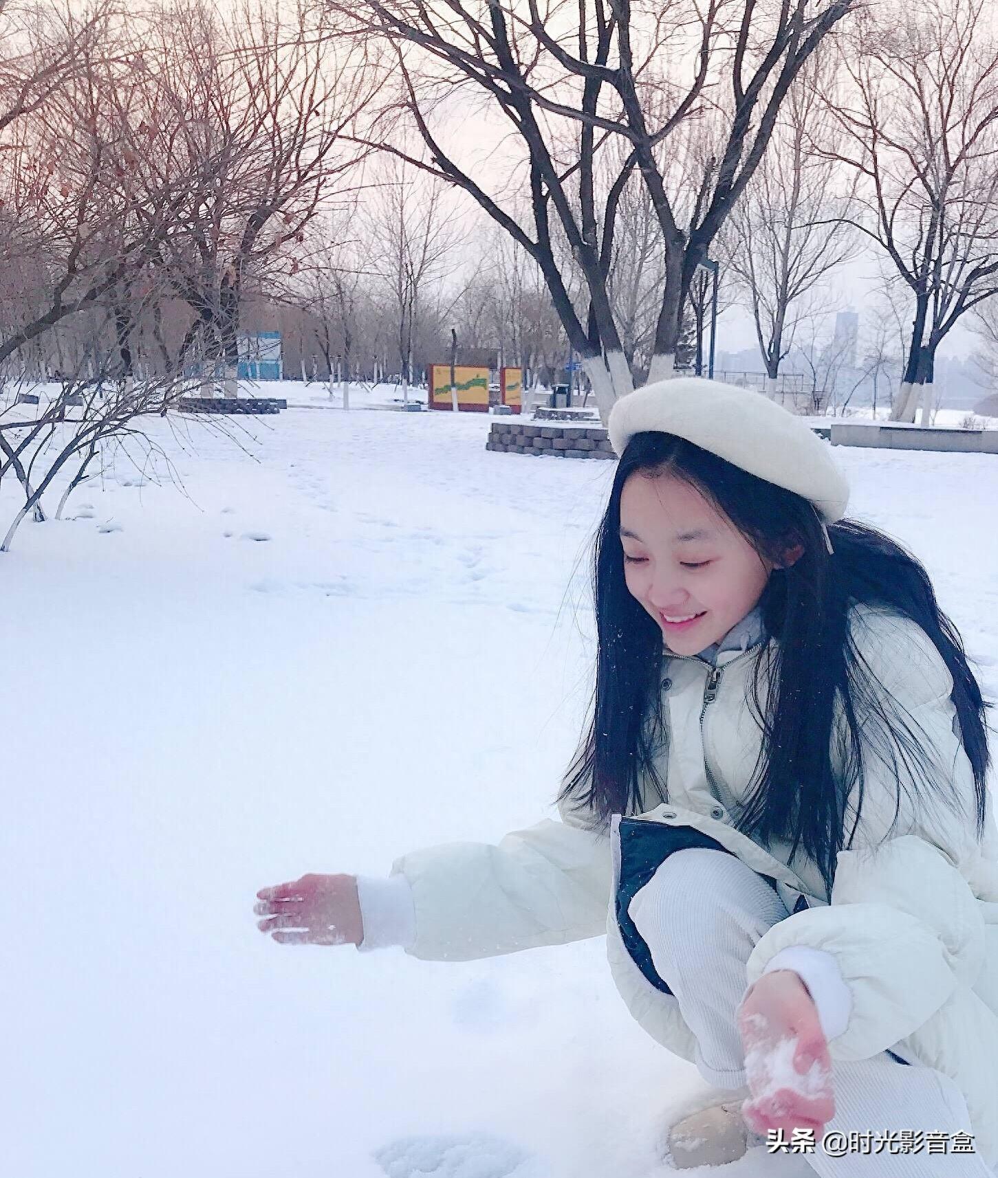 小李慧珍日常美图欣赏：曲芷含一路走来很努力，爱笑的女孩运气好