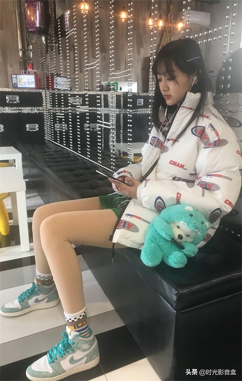 小李慧珍日常美图欣赏：曲芷含一路走来很努力，爱笑的女孩运气好