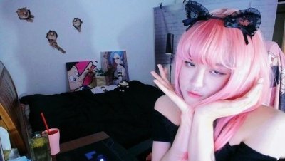 ​轩墨宝宝自嘲自己像个伪娘，网友看完照片后：不愧是国服第一扳手