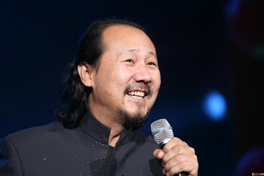 中国著名歌唱家腾格尔