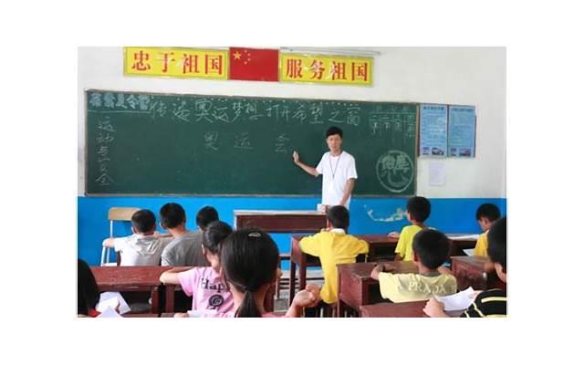 男生会随便十指紧扣吗，十指相扣行为心理学