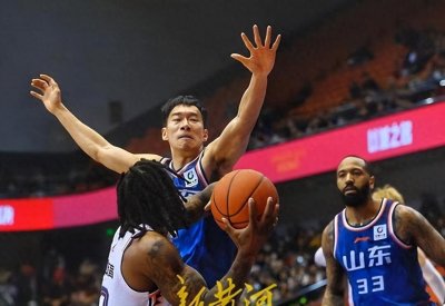 ​山东男篮三连败，基本告别季后赛，巩晓彬回归成球迷最大心愿