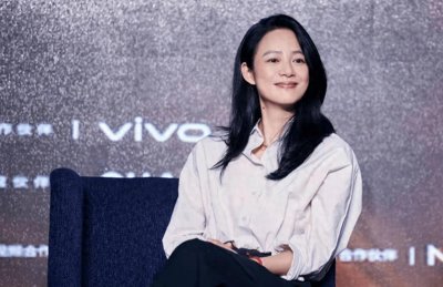 ​老夫少妻，脾气暴躁的她，却让姜文十几年当宝，周韵有何魅力？