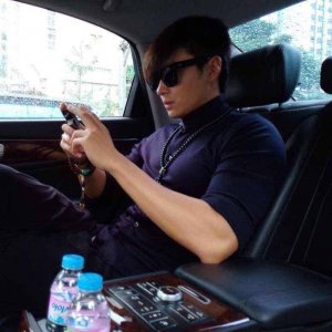 ​帝师被罚100万了事, 某人却至今消失, 帝师的背景到底有多硬?
