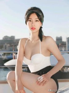 ​董维嘉超高清图集：丰满性感