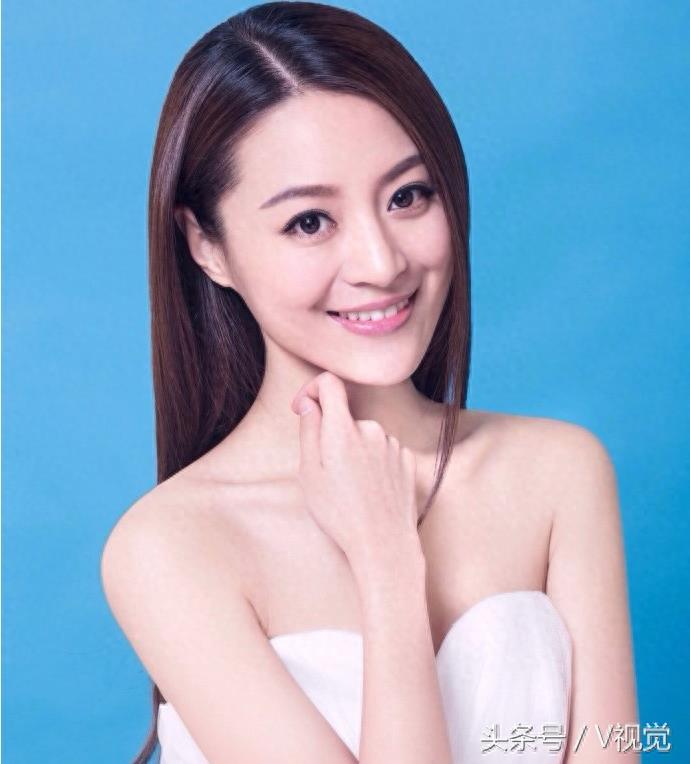 许瑶璇，出生于深圳市，毕业于中央戏剧学院，内地女演员