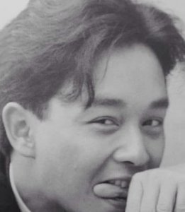 ​回顾哥哥张国荣出殡全过程：明星众多，警察护卫
